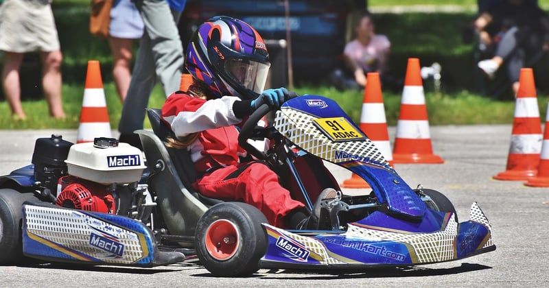 Conseils pour piloter sous la pluie en kart : maitrisez la glisse