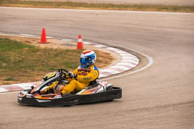 Découvrez le comparatif des plus grands circuits de karting en France en 2026